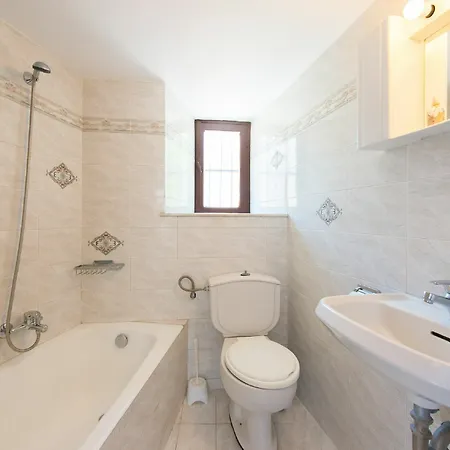 Knights Of Old Town Apartment