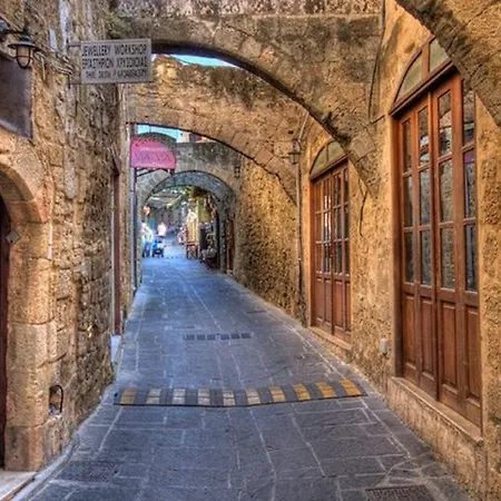 Knights Of Old Town Apartment *